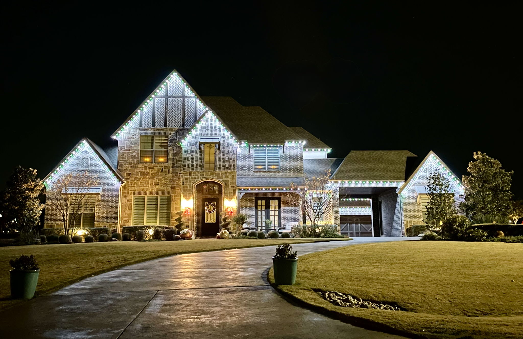 4517 Montalcino Blvd - Jellyfish Lighting