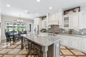 Kitchen/Breakfast Area