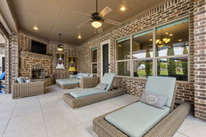 Outdoor Patio with Retractable Screens
