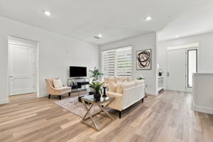 010_F8_45188 Tom Blalock St