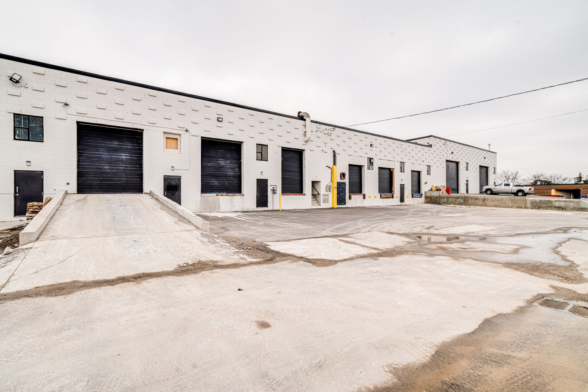 452 Bowes Rd Unit 4 Vaughan, ON L4K 1K2