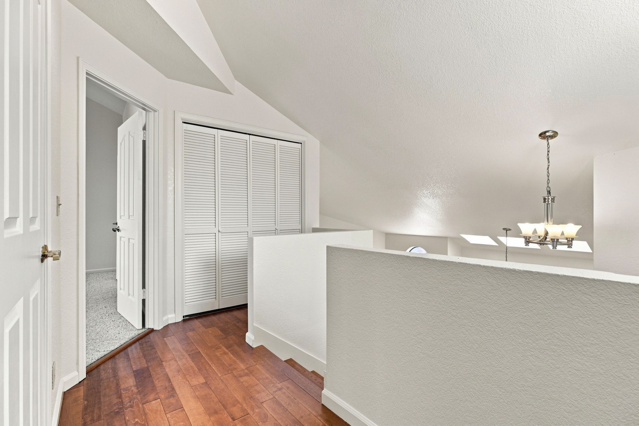 015_F8_452 E Sunnyoaks Ave
