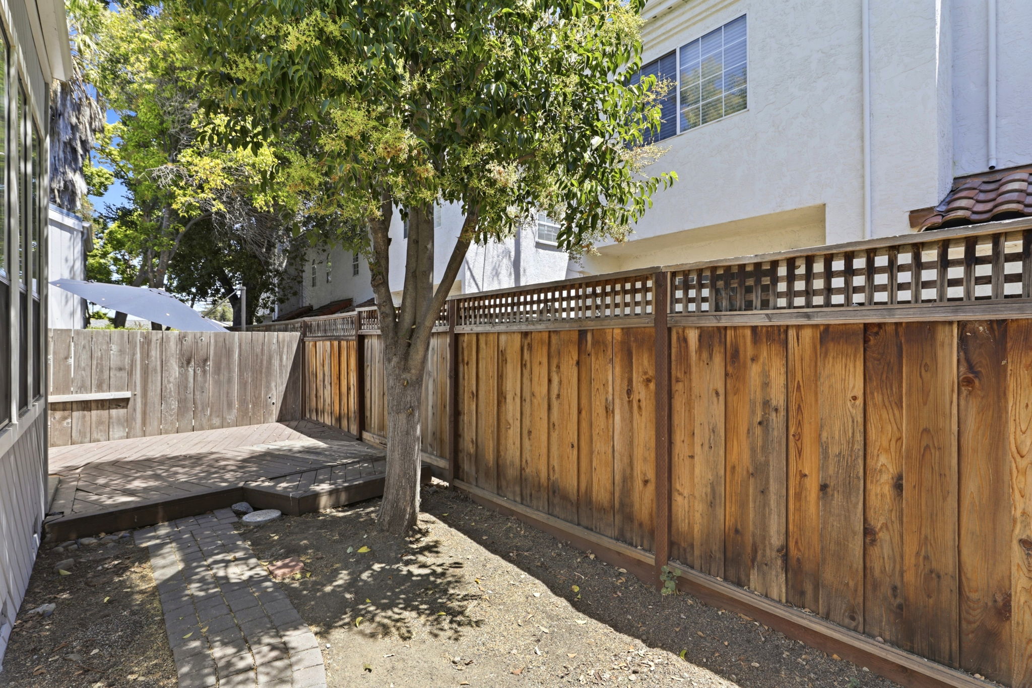 033_F8_452 E Sunnyoaks Ave