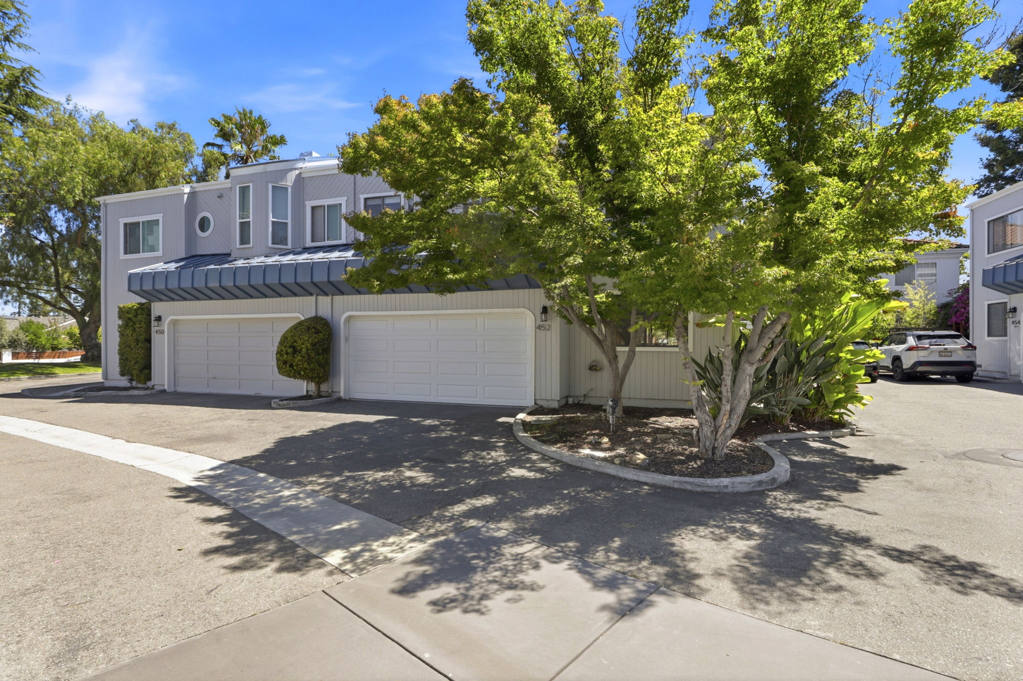 038_F8_452 E Sunnyoaks Ave