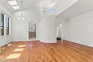 012_F8_452 E Sunnyoaks Ave