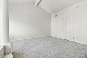021_F8_452 E Sunnyoaks Ave