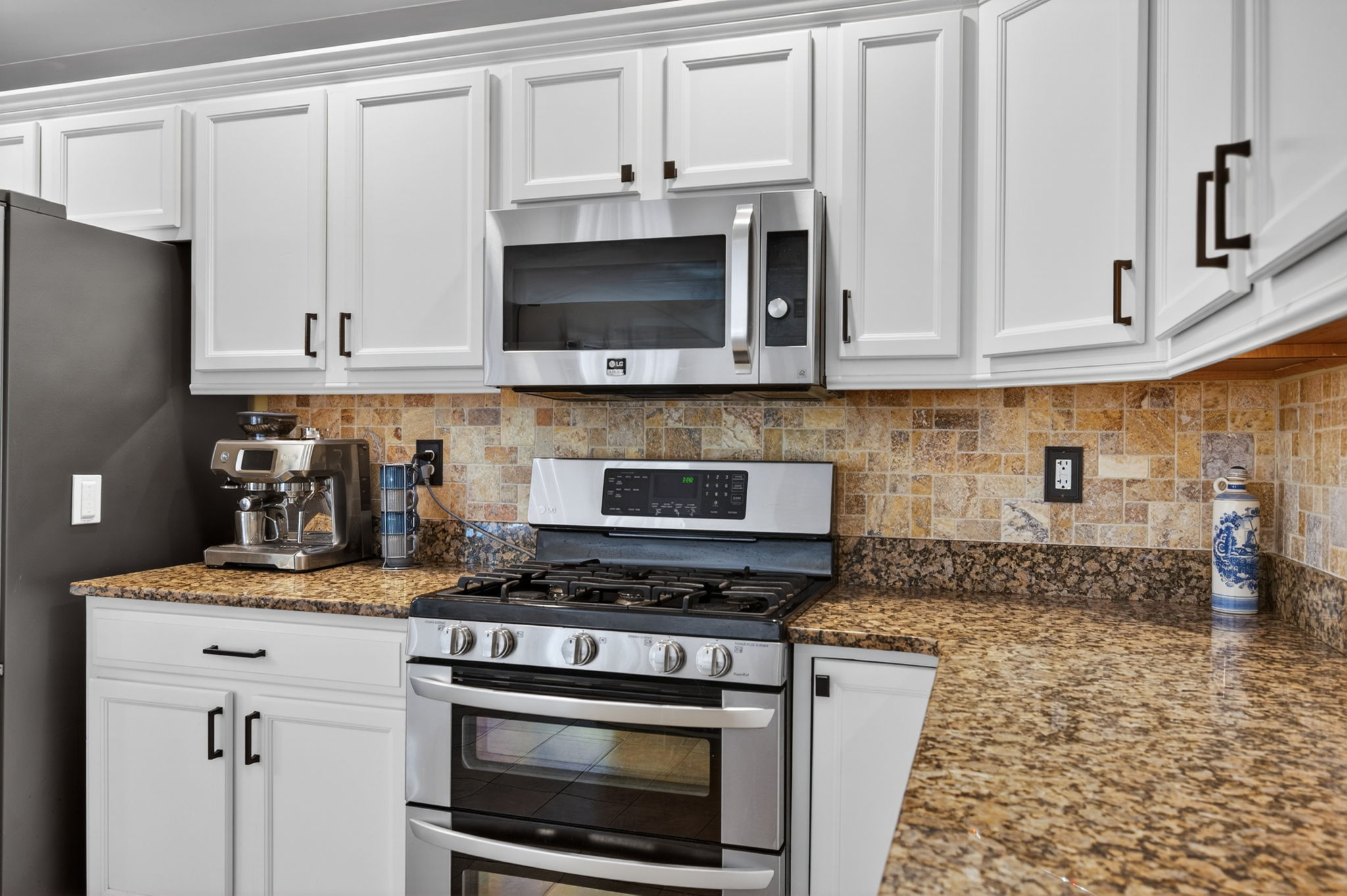 Larkspur 37