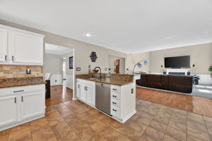 Larkspur 25