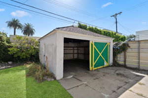452 S Sycamore Avenue-13