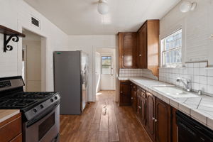 452 S Sycamore Avenue-34