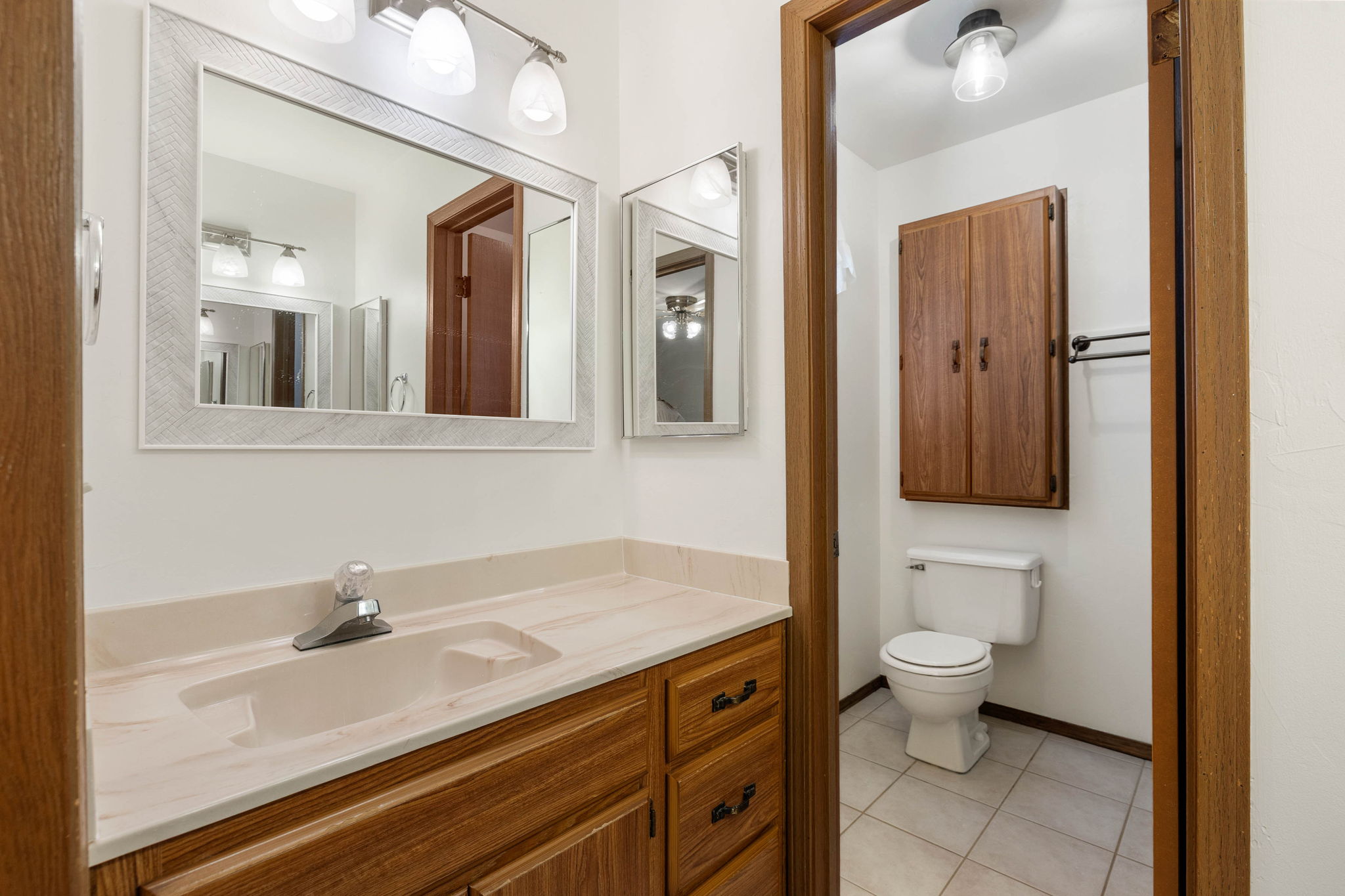 Primary Bathroom (2)