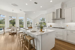 Kitchen / Breakfast Nook