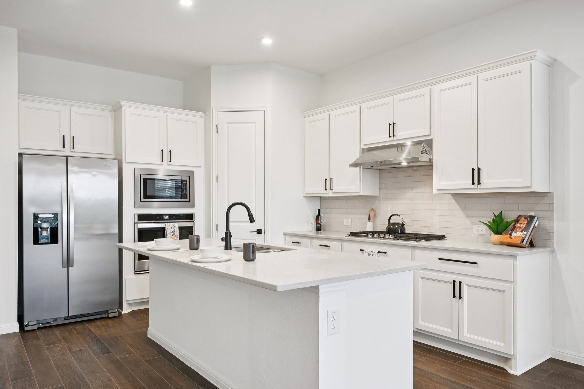 Lucabella Ln-S2004-012.jpg