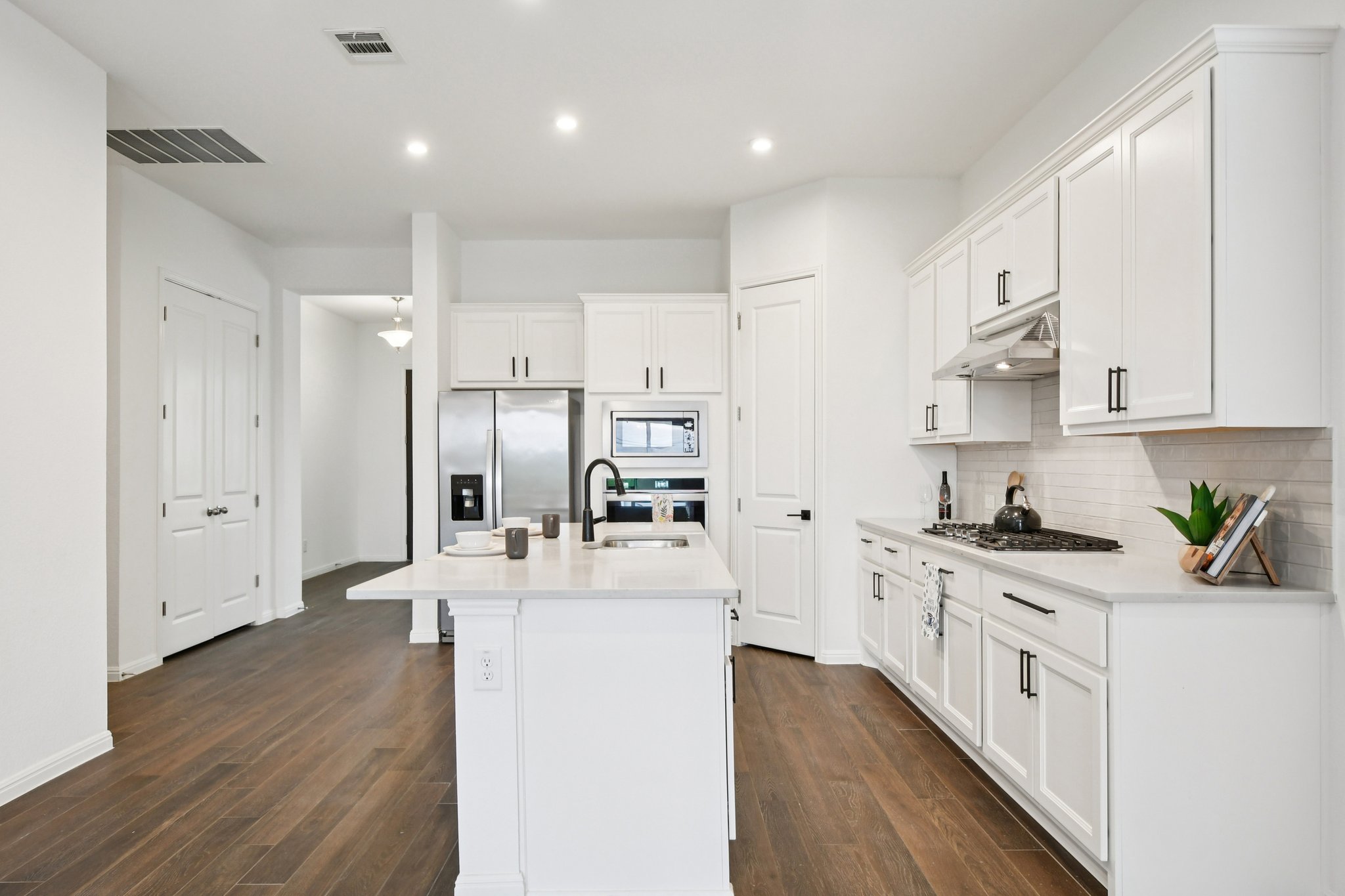 Lucabella Ln-S2004-013.jpg