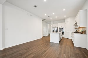 Lucabella Ln-S2004-009.jpg