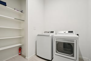 Lucabella Ln-S2004-034.jpg