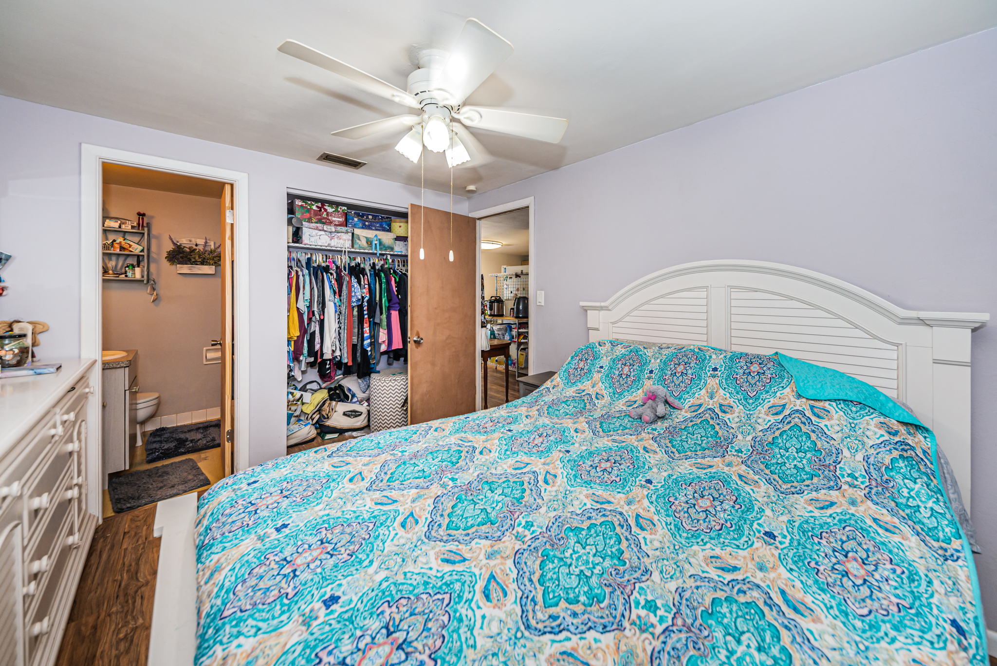 Master Bedroom1b