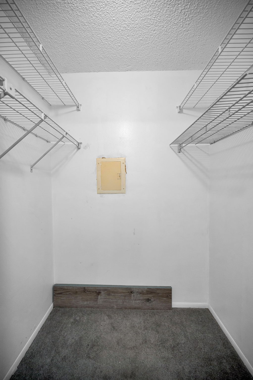 Bedroom Walk-in Closet