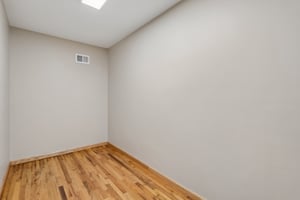 Middle Rd-S2107-040.jpg