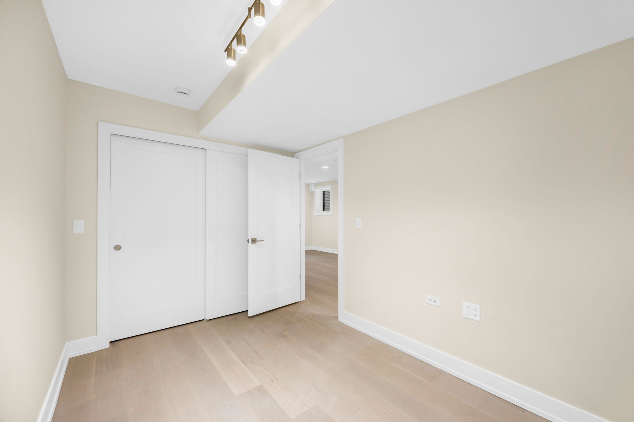 4525 N Artesian Ave, Chicago, IL 60625_032