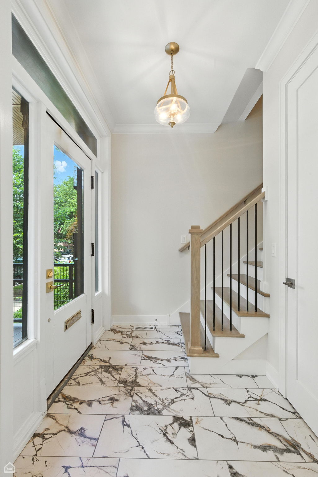 4525 N Artesian Ave_009