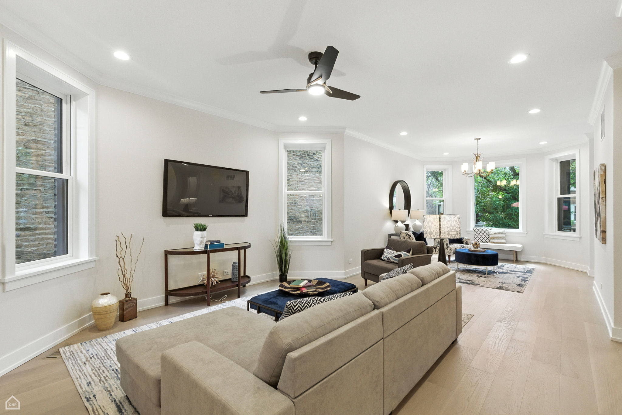 4525 N Artesian Ave_015