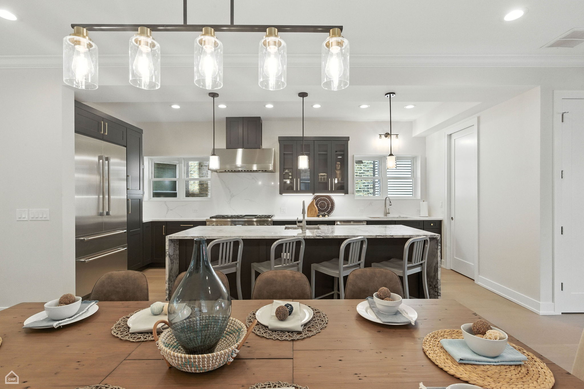 4525 N Artesian Ave_022