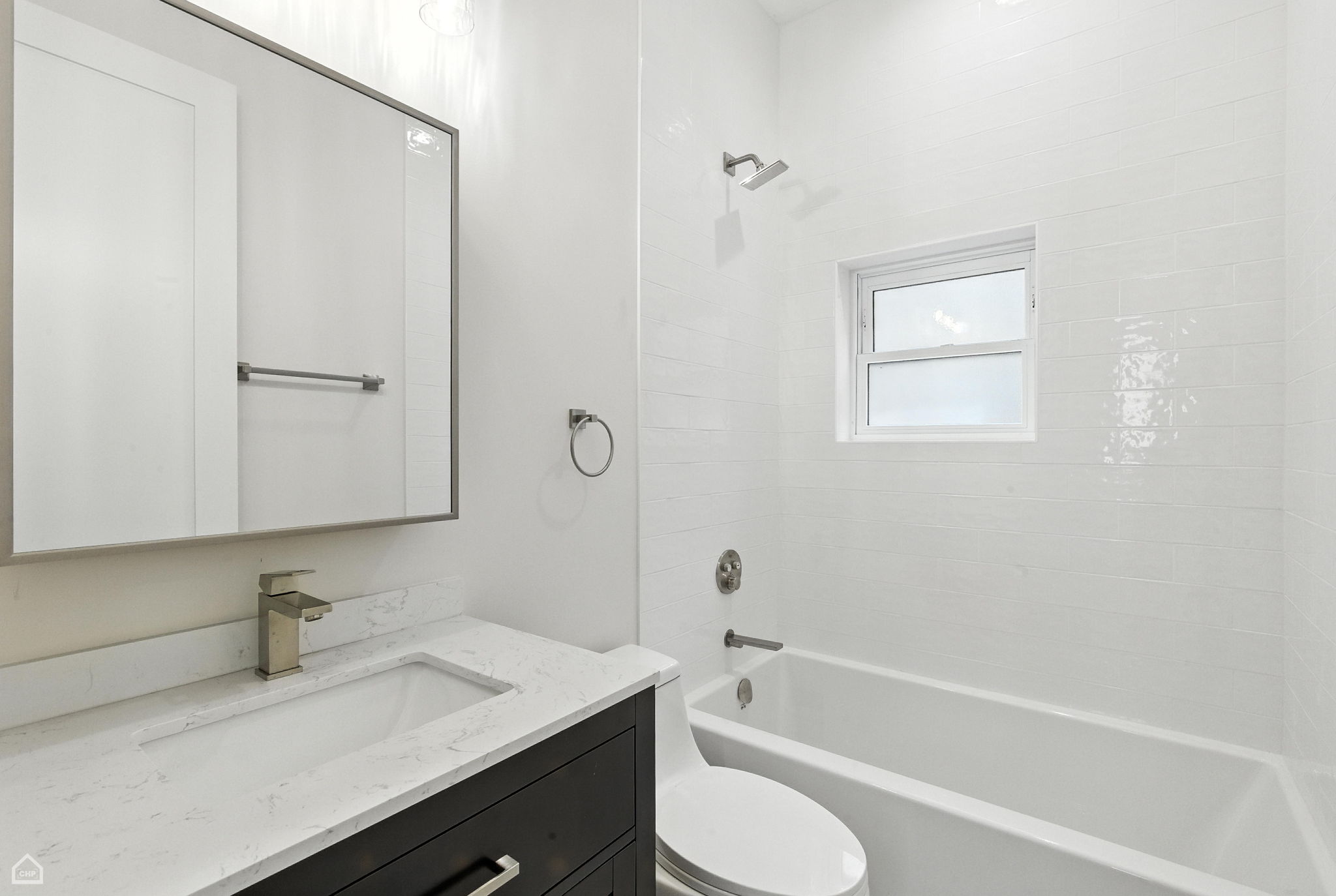 4525 N Artesian Ave_033