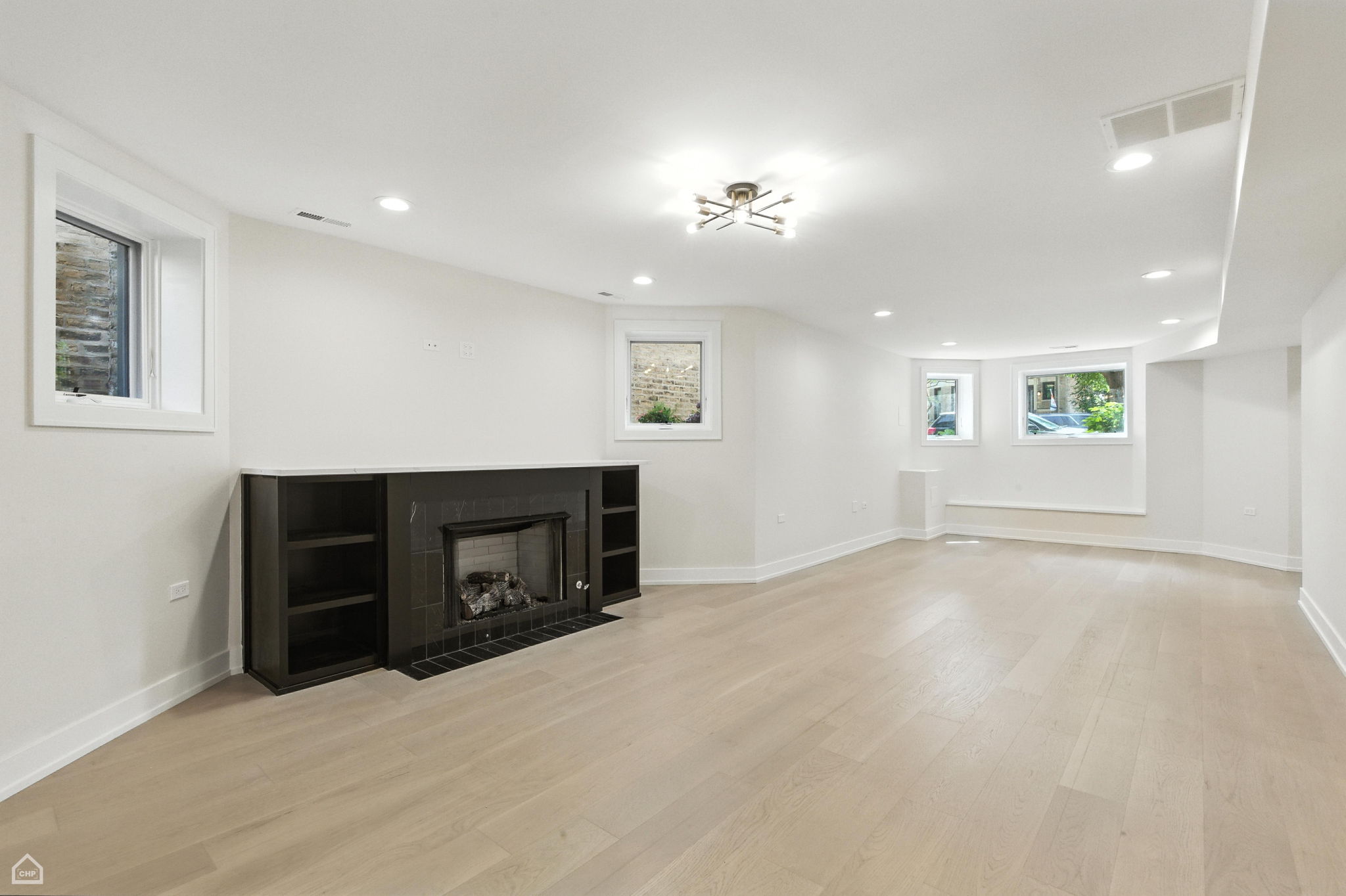 4525 N Artesian Ave_042