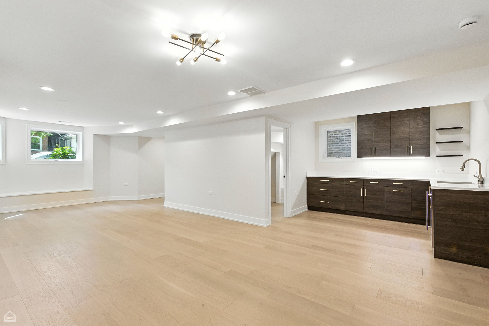 4525 N Artesian Ave_043
