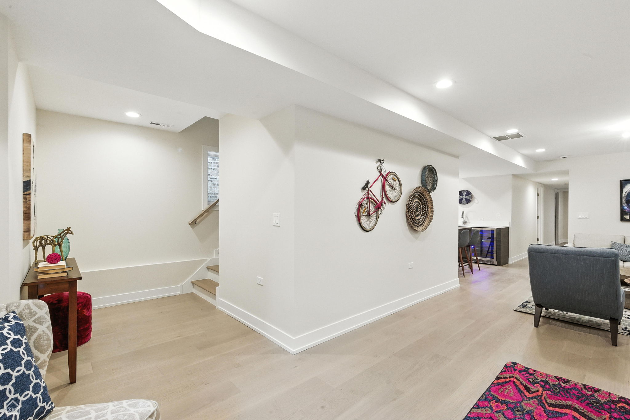 4525 N Artesian Ave - 0725_002