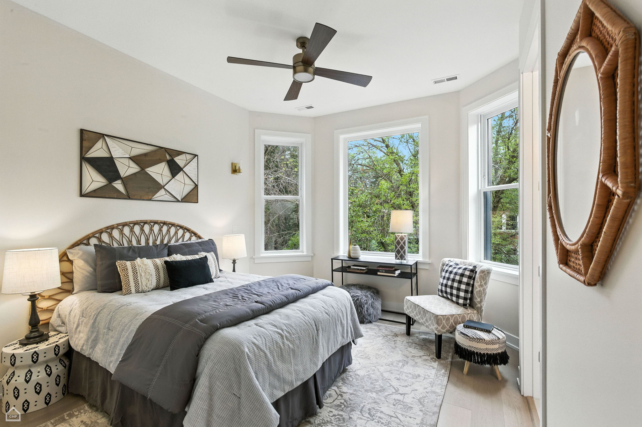 4525 N Artesian Ave - 0725_006