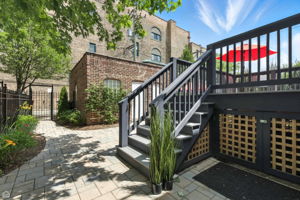 4525 N Artesian Ave_004
