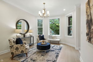 4525 N Artesian Ave_011