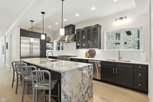 4525 N Artesian Ave_018