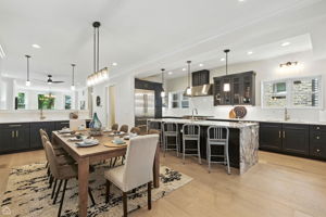 4525 N Artesian Ave_019