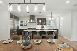4525 N Artesian Ave_022