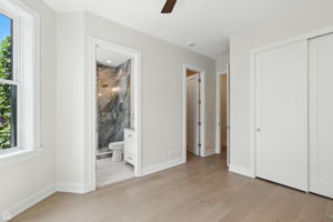 4525 N Artesian Ave_028