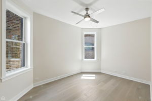 4525 N Artesian Ave_032