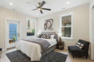 4525 N Artesian Ave_036