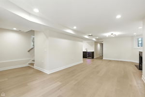 4525 N Artesian Ave_044