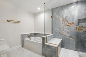 4525 N Artesian Ave_049