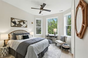 4525 N Artesian Ave - 0725_006