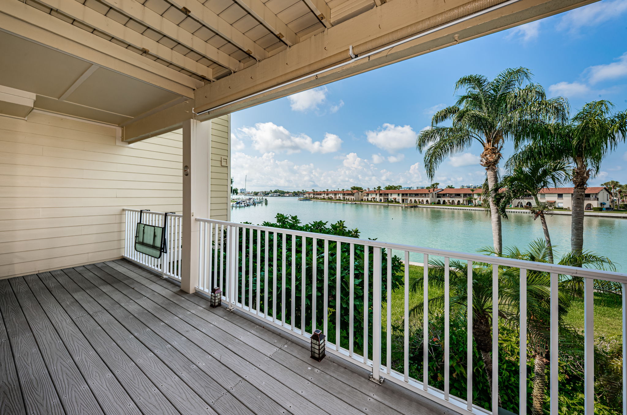 Living Room Balcony1