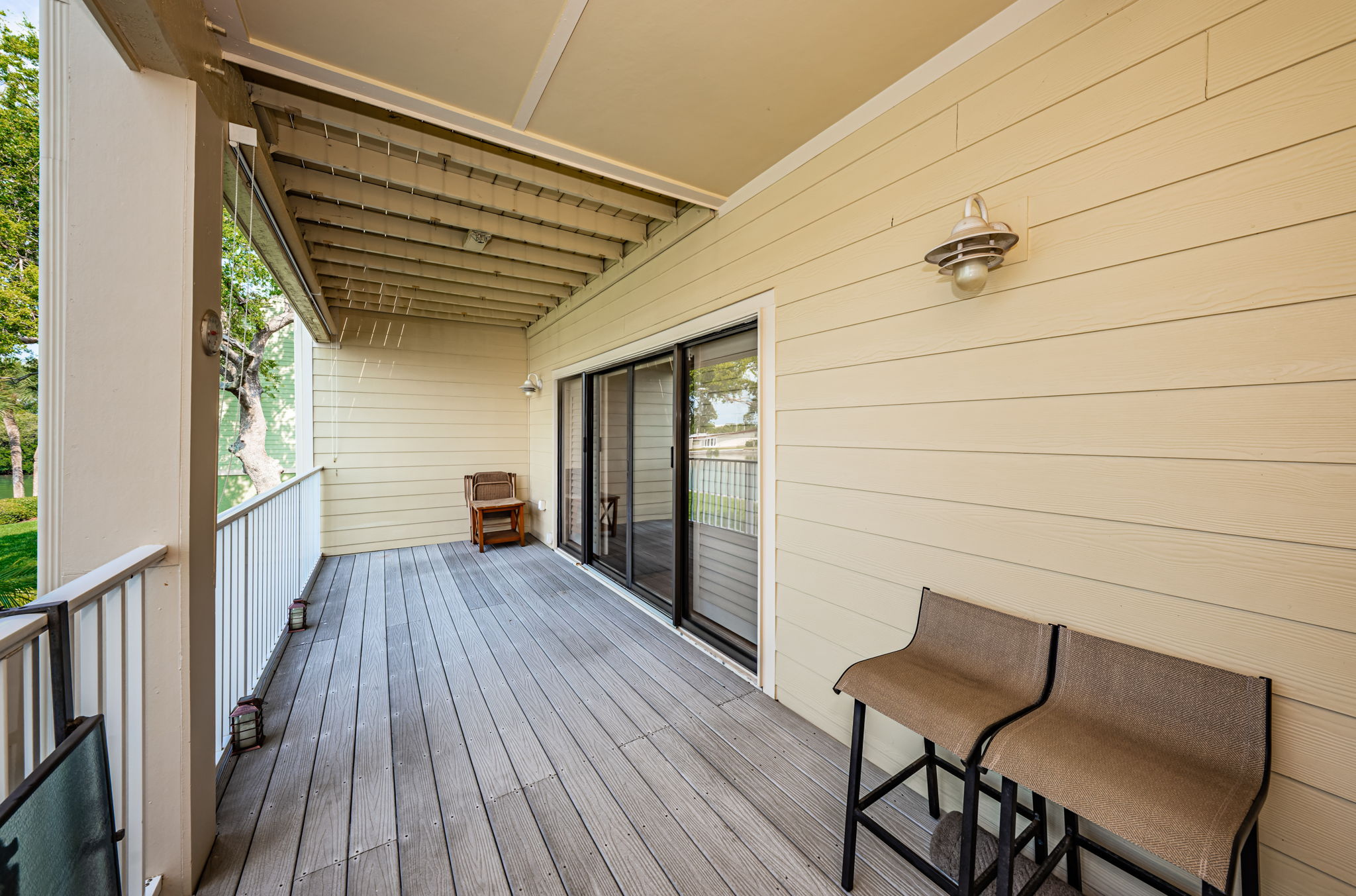 Living Room Balcony3