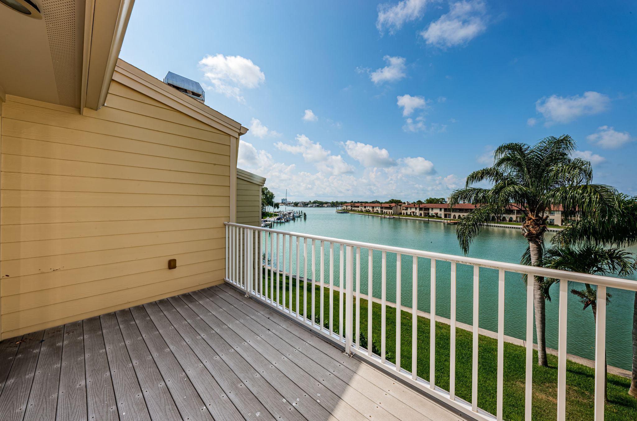 Upper Level Master Bedroom Balcony2