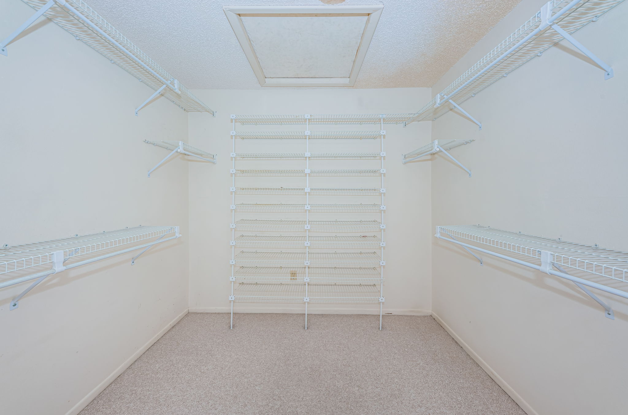 Upper Level Master Bedroom Walk-in Closet