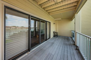 Living Room Balcony4