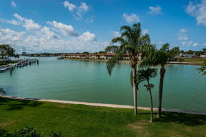 Upper Level Master Bedroom Balcony View3