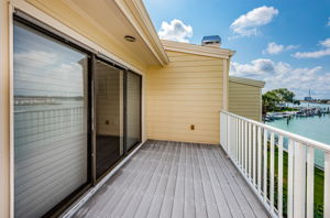 Upper Level Master Bedroom Balcony3